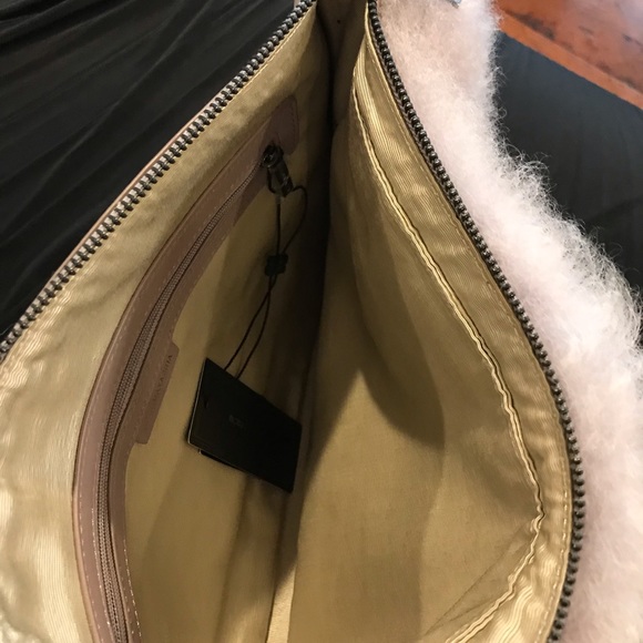 BCBGMAXAZRIA Colette Hand warmer clutch new with tag - Picture 6 of 6